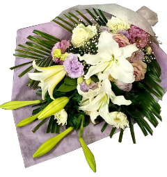 豊後大野市三重町の葬儀場メメント・モリでは花束のご注文承ります